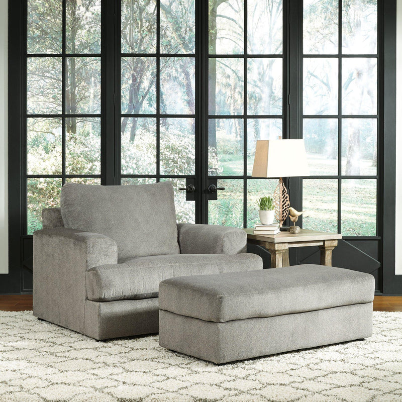 Soletren Living Room Set